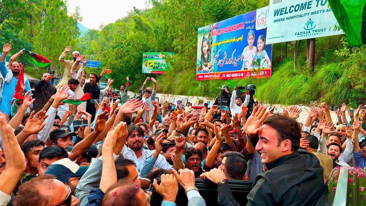 PPPAkhlaque's tweet photo. مظفرآباد: پاکستان پیپلزپارٹی کے چیئرمین بلاول بھٹو زرداری کے کوہالہ پل پر استقبال کے مناظر۔

@BBhuttoZardari @Bhuttoiest @JamotTeam @TariqSJamotPPP https://t.co/a4mx9ljrAg