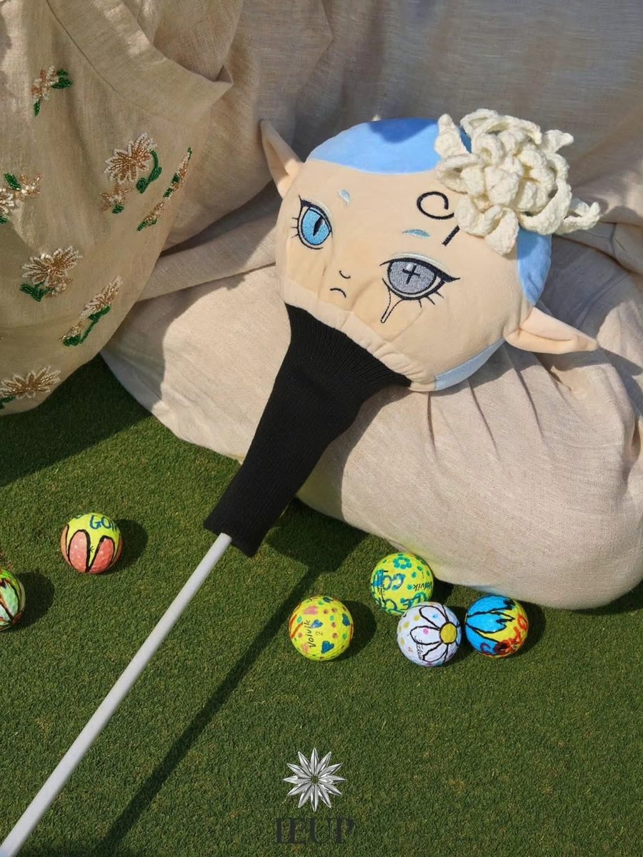 LeupGolf's tweet photo. Luna's born to make you feel better. 👽 

Luna cosmo's clubs head cover 
#leupgloballux #leupvision #leupfortheworld #leupart https://t.co/yrUrD1SSjh