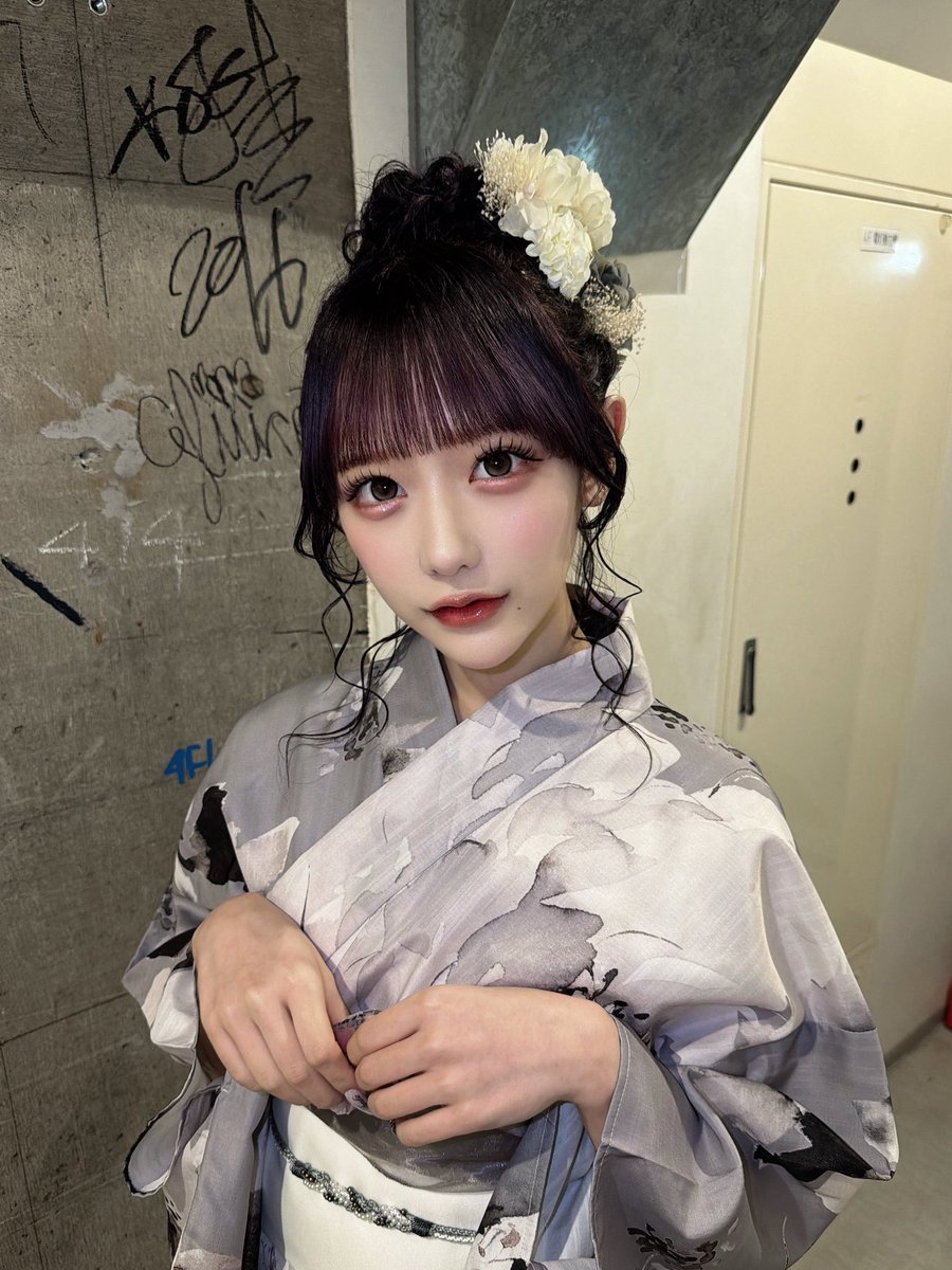 Chinatsu_Pchuu's tweet photo. 浴衣単独公演ありがとうございました🩵💖

そして、リアバお祝いしてくれてありがとう😭
直接たくさんお祝いしてもらえてほんっっっとに幸せものだなって改めて感じましたありがとう（ ;  ; ）
遠くから遠征してくれたり、暑い中みんな足を運んでくれてありがとう＞ω＜🍒✩
ちなぴリアバにみんなと過ごせて２１歳初日からいいスタートが切れました✌🏻✌🏻
浴衣でみんなと会えて私の彼女と彼氏かな？笑浴衣を着てきてくれた子もいて、浴衣デートだったね
可愛くてかっこよくて食べたいくらい愛おしいだよ꒰՞⸝⸝ᴗ  ̫ᴗ⸝⸝՞꒱ライブ中もみんなの声がたくさん聞こえてきてニコニコさんでした🩵🩵
夏の思い出がひとつ更新されて嬉しいさん(ᐡ⸝⸝- -⸝⸝ᐡ)
これからもまだまだ夏の思い出たっくさんつくろうね

ちなぴはあんまり誕生日が好きではなかったんだけど、みんなのおかげで大好きになったよ💖
21歳もっともっとこれから成長できるように頑張ります！！！

そして！次会える日は20日クルージング公演です🚢
会える子教えて〜夏の気合い準備万端💭💭