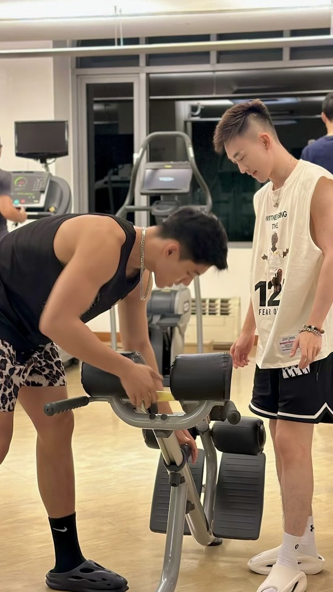 aniskim_'s tweet photo. Share the time spent in the gym with friends https://t.co/ff1nojZhCr