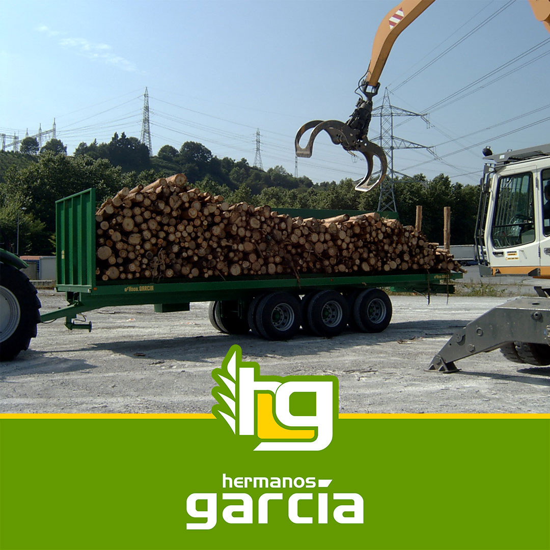 RemolquesHG's tweet photo. Nuestros remolques #multiusos permiten transportar palets, cajas, cajones e, incluso, leña, como en este caso.
☎️+34 983 880 011📱+34 679 656 492
📧r@remolqueshnosgarcia.com
🌐https://t.co/DRlFh1gSDK
#Remolques #Plataformas #RemolquesHermanosGarcía #FabricadoEnEspaña https://t.co/9xlAVpfyY2