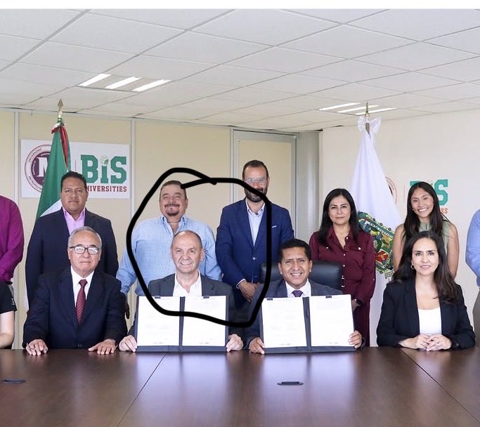 periodistasoy's tweet photo. Rafael Zabalza sería el empresario detenido esta madrugada, acusado de ser el tirador de la Vía Atlixcáyotl. Esta versión está siendo cuestionada por sus vecinos y conocidos. Zabalza fue uno de los proveedores favoritos en el gobierno de Mario Marín Torres. https://t.co/tblOiNIVwr