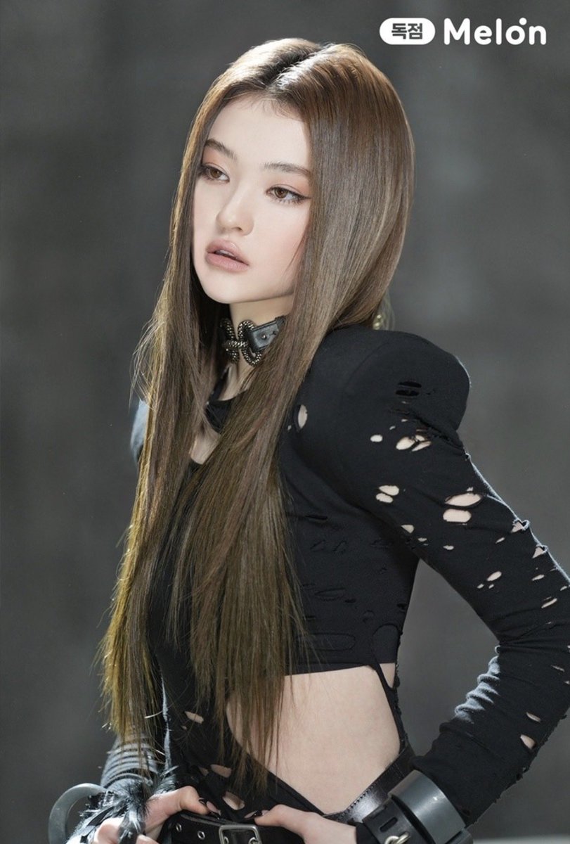 ningningtonmi's tweet photo. the lights found me before i found the camera. wrapped in quiet confidence, i let every glance speak a language softer than words — somewhere between strength and grace, the moment learned how to shine without asking for attention. ⋆ https://t.co/KKlsFoCT9u