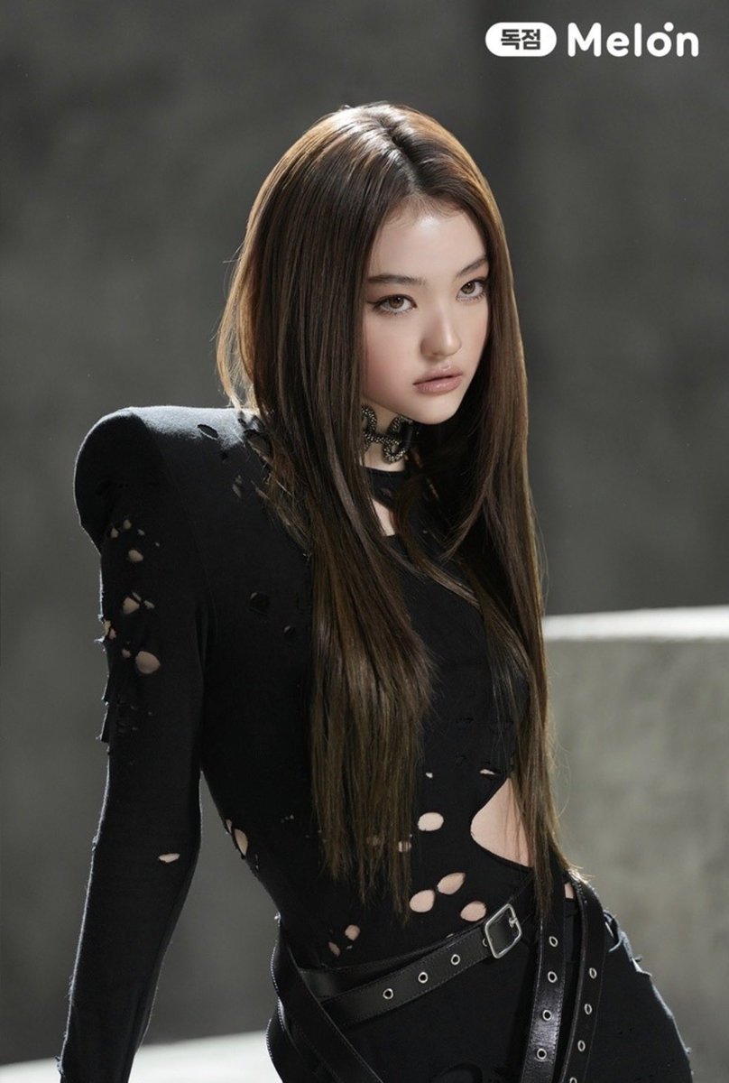 ningningtonmi's tweet photo. the lights found me before i found the camera. wrapped in quiet confidence, i let every glance speak a language softer than words — somewhere between strength and grace, the moment learned how to shine without asking for attention. ⋆ https://t.co/KKlsFoCT9u