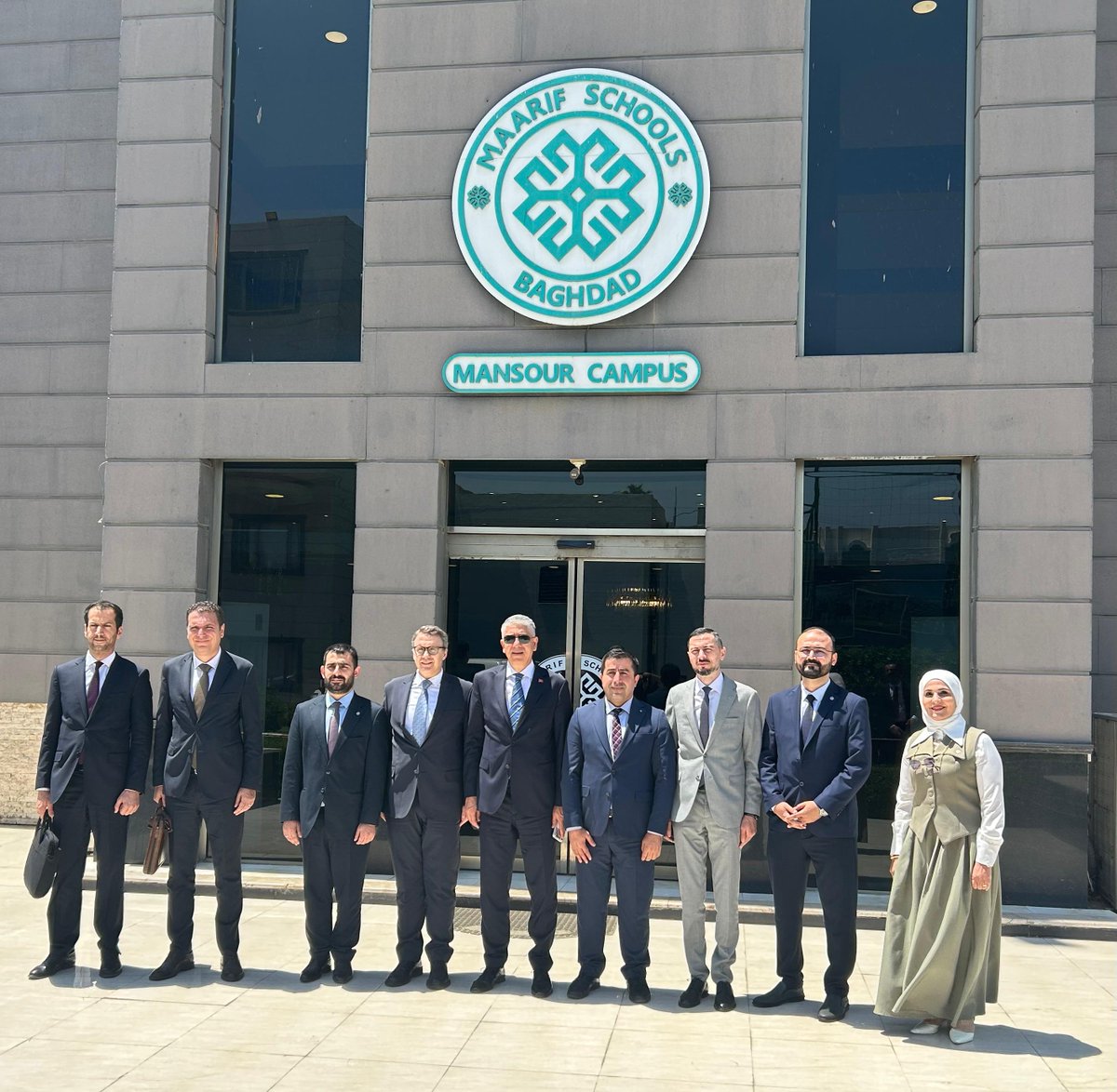 TC_Disisleri's tweet photo. Bakan Yardımcımız H. Ali Özel, Türkiye Maarif Vakfı Bağdat Okulları Mansur Kampüsünü ziyaret ederek okul yönetiminden çalışmaları hakkında bilgi aldı. https://t.co/V4gL2JPVSr