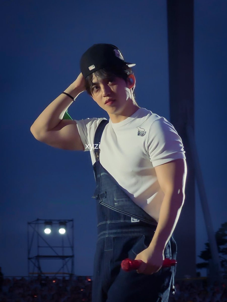 meowcheol's tweet photo. finest man on earth btw https://t.co/bhNkp0divH
