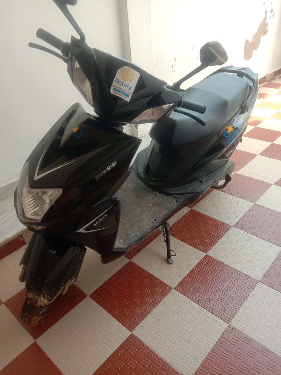 Ramavta33384792's tweet photo. @flygenev @adgpi @Ra_THORe
@SWComd_IA On Army Day 2026, a scooty was gifted to the Veerangana of Kargil martyr Nb Sub Surendar Singh. 
It has not worked even once since then. Vill - Hudeel, Dist - Didwana-Kuchaman(Raj) 
Mob: 9587598652 @nitin_gadkari

#JaiHind #SupportVeerNari https://t.co/9Gkk2cCiCv