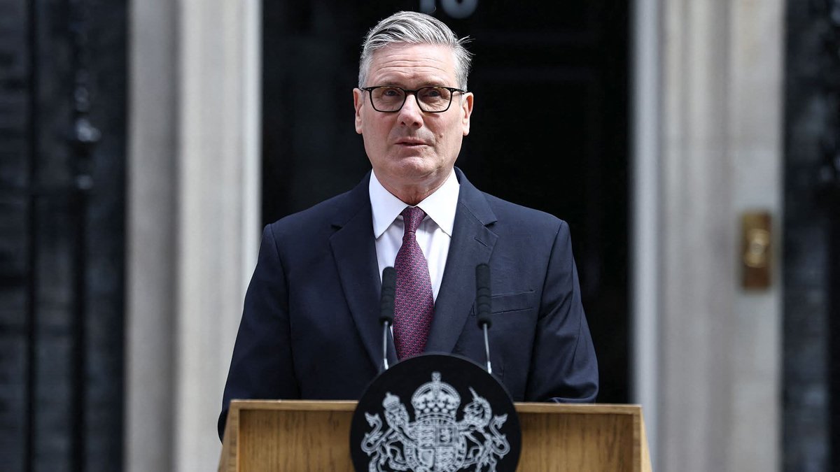 Dug79Steve's tweet photo. He won't be remembered for all of the terrible choices he made OR the U-Turns OR the Mandelson scandal OR the weirdness of having another bloke buying him and his wife clothes...

However... he WILL be remembered for confusing Hostages with SAUSAGES.

Good riddance @Keir_Starmer https://t.co/BLJWI4jjD4