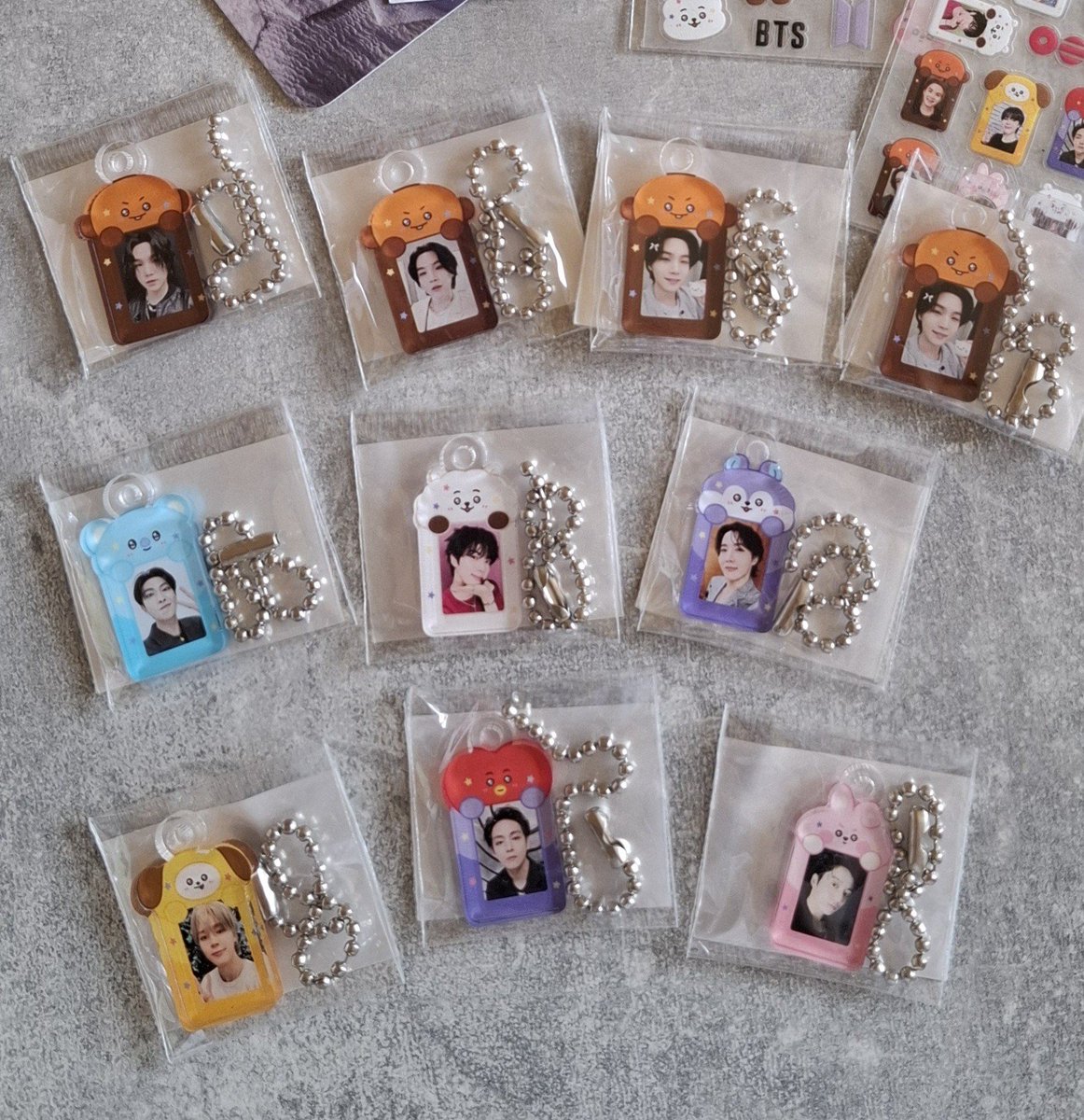 134340_Shine's tweet photo. Look what came today!!!!!!! Tiny holders keychains 🤏🤧🤧🤧 https://t.co/YkYXsZRjiU