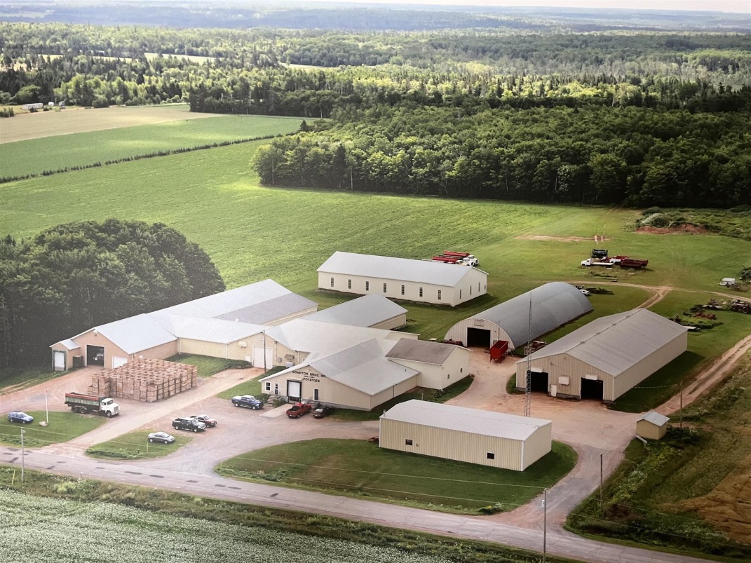 farmmarketercom's tweet photo. *HEATED WORKSHOP* CASH CROP FOR SALE!
https://t.co/4VosqiZTQM

Farm Type: Cash crop
Acreage (Total): 2722 
Province: P.E.I.
Agent: All Farms Realty

#Findyourdreamproperty #hayland #farmland #cashcrop #farm365 #cropland #wheat #corn #soybean #winterwheat #canola #sunflower #oats #canadarealestate