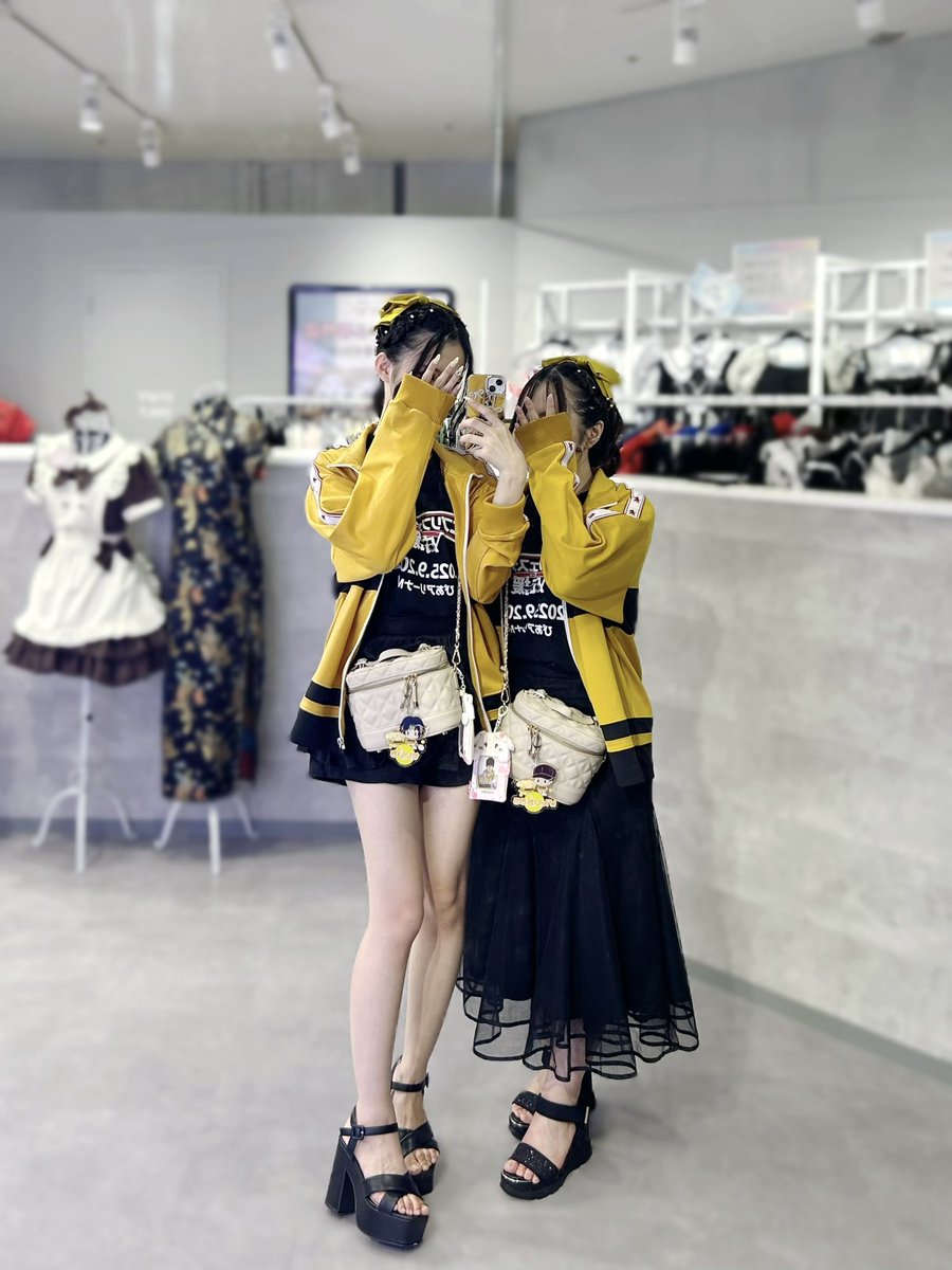 cp_chuu3's tweet photo. ヘアメ何したっけ〜って写真漁ってたら普通に楽しかった記憶蘇ってきて懐古厨なう https://t.co/Zc0m6eXEcn