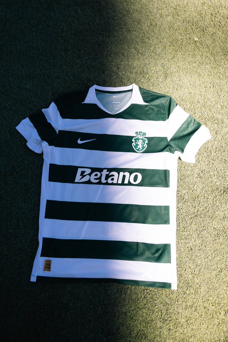 Sporting_CPAdep's tweet photo. Melhor camisola dos últimos anos? 😍 https://t.co/lxXMx0MSWo