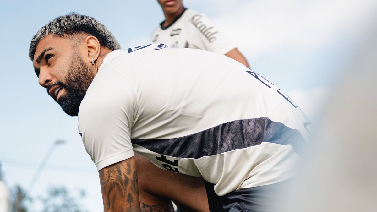 SantosFC's tweet photo. O treino desta terça-feira! ⚪⚫ https://t.co/rdrWBlRI6D