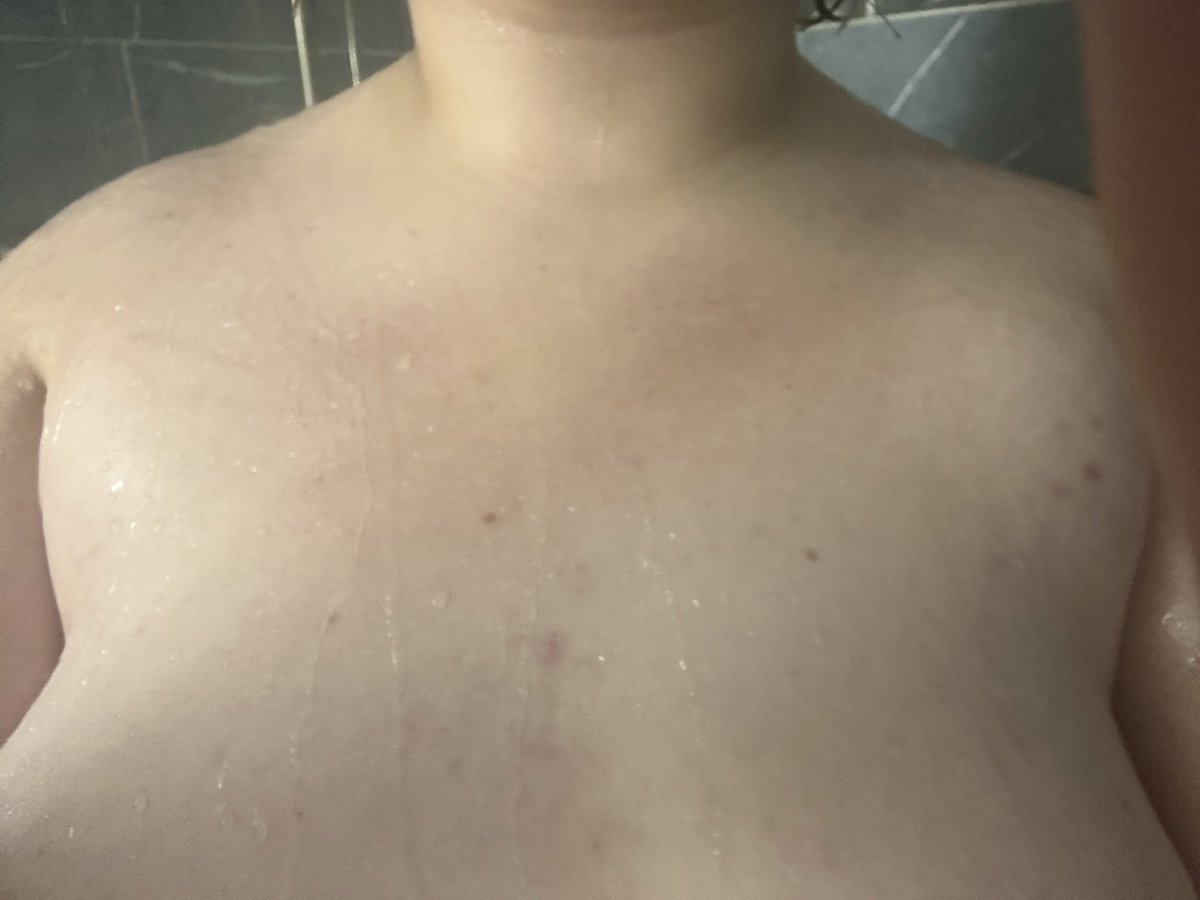 melonade007's tweet photo. shower pic just because 😼 https://t.co/DiRGw4mSJX