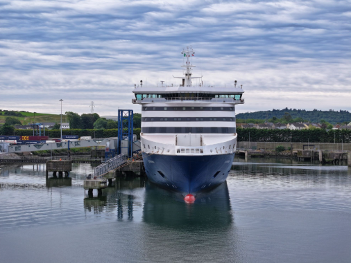 PortofCork's tweet photo. The new RoPax service between Ringaskiddy and Boulogne sur Mer continues to provide a valuable direct link between Ireland and northern France. 

The six evening sailings each week offer an important alternative to the UK landbridge for freight operators while also supporting new passenger travel options.

📸 Tadhg O'Keeffe