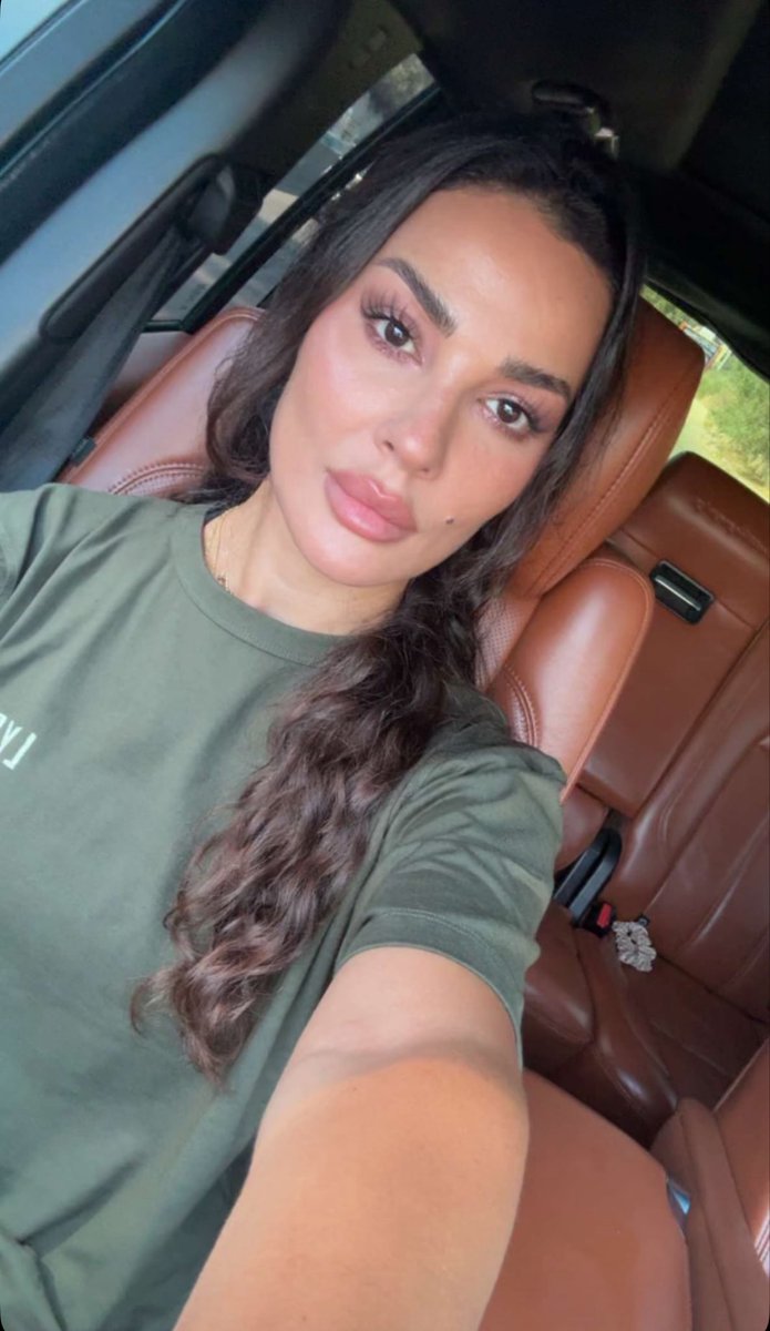 bashayeer_a4's tweet photo. شكثثثر اشتقت لعيوونك❤️❤️❤️❤️واشتقت لكوومه السنابات هذي❤️❤️❤️❤️❤️@nadinenjeim https://t.co/ZvXmnvyaAQ