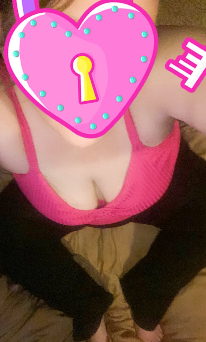MakePurSwole's tweet photo. Touch my body and lay me on the bed and give ur mommy some head! Be a good girl. #nsfw #nsfwtwtًً  #bifem #lesbian #stlsex #314freaks #mommy #agegap #olderwoman #mature #mofreaks https://t.co/VihgFsYKUn