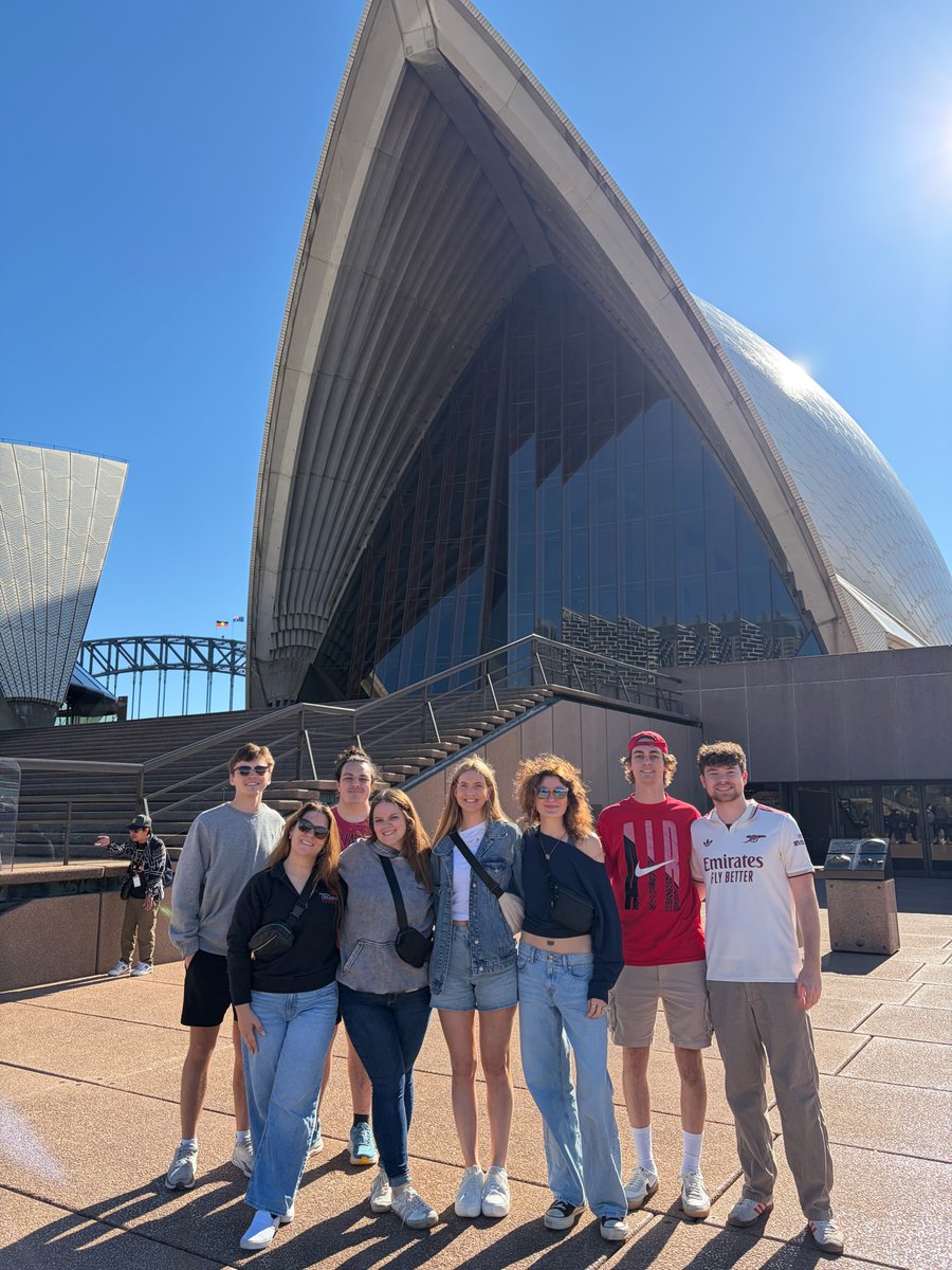 UCPharmacy's tweet photo. 🇦🇺 Australia Photo Dump 📸
Pharmacy students  explored healthcare, pharmacy practice, and culture in Sydney.
💊 Learn globally
🌏 Gain new perspectives
🤝 Build lifelong connections
Interested? Talk with our admissions team or visit our website to learn more! https://t.co/TnEIyPlRhZ