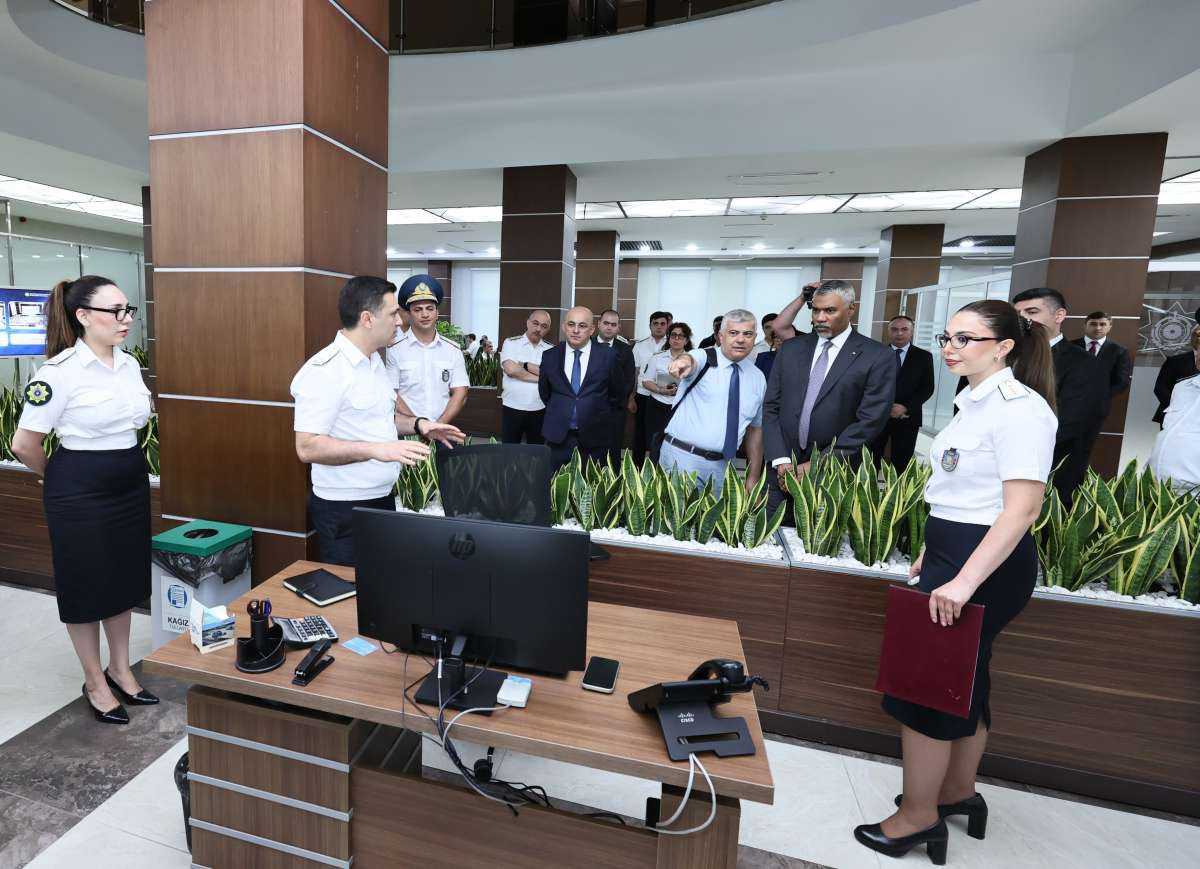 AzGomruk's tweet photo. Ümumdünya Gömrük Təşkilatının Baş katibi Heydər Əliyev Mərkəzini ziyarət edib və gömrük orqanlarının fəaliyyəti ilə tanış olub

Ətraflı: https://t.co/rnya71VZVR https://t.co/B7qQ2bgcuZ