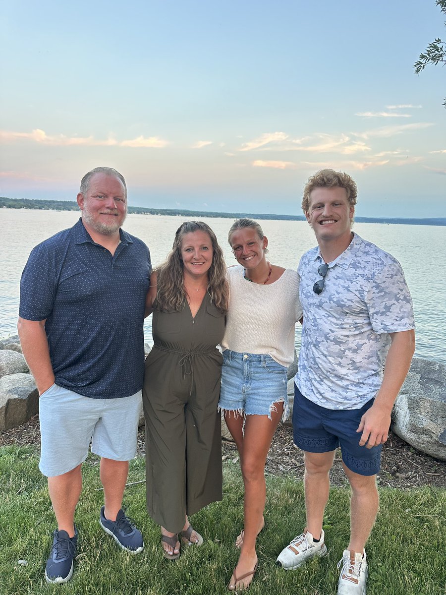 autobryan's tweet photo. Happy birthday to our card collecting, SVU watching, pup snuggling, midnight snacking, cover stealing, animal obsessed, neighborhood cleaning, shoe loving guy. 

Looking forward to celebrating you this week! https://t.co/uyLnFY4XWM