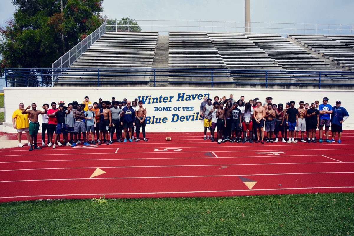 WinterHavenFB's tweet photo. Them: “What’s going on at the Haven? How is everyone there feeling?”

Us: “We gonna be alright!” 🔱🔵🟡🏈 @CoachBoatman https://t.co/GB2e5rzcuH