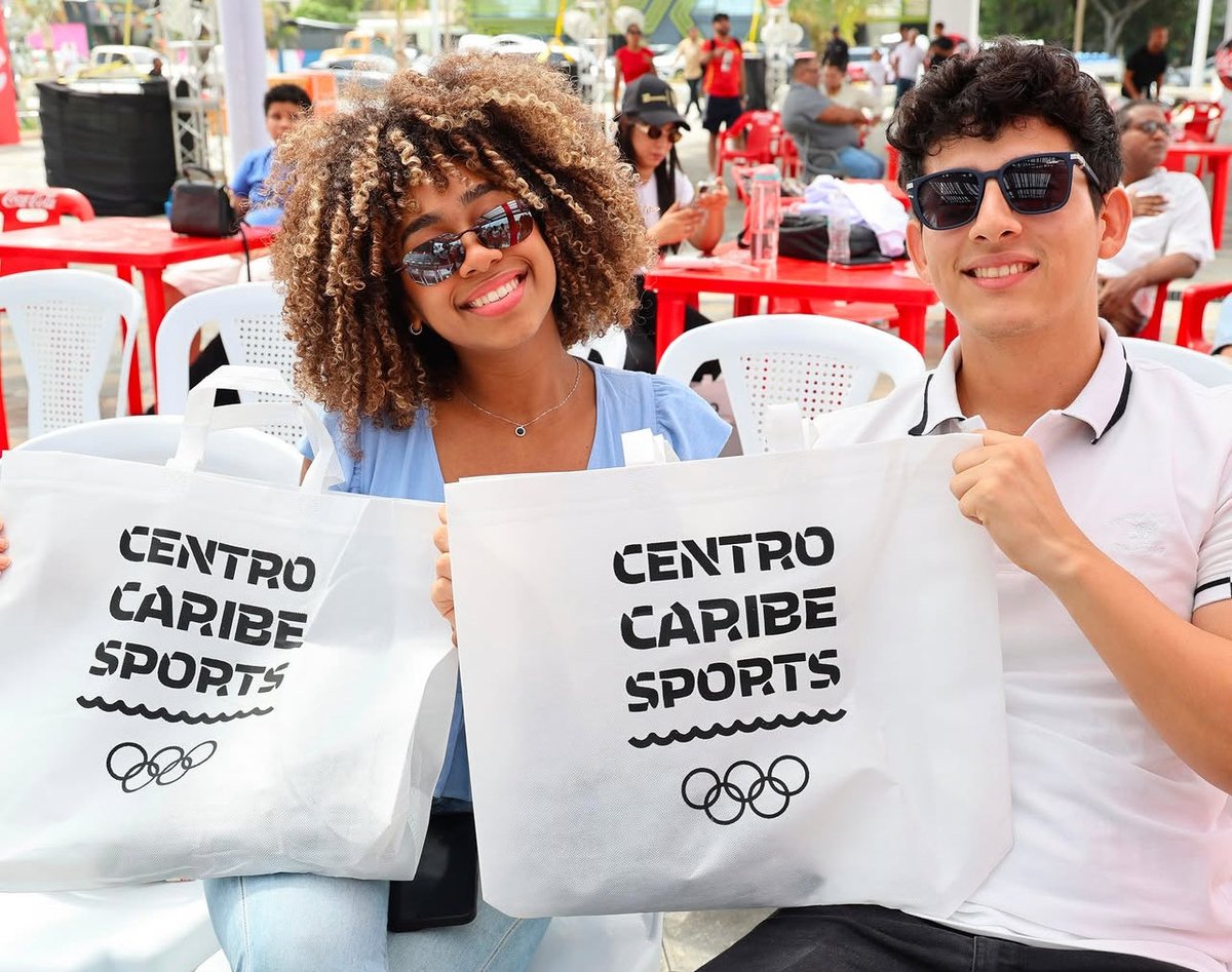 CentroCaribeS's tweet photo. Las huellas centenarias de Centro Caribe Sports en el Malecón de @SDQ2026 

@Cienfuegos20 https://t.co/Sn8KDb4Ob6
