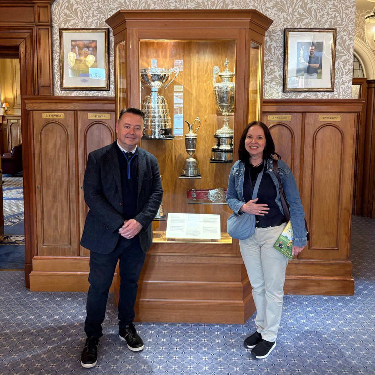 SandRussellArt's tweet photo. Dreams do come true!

Today I was at the @RandA clubhouse to meet up with #GolfHistorian @R_McStravick &amp; see Freddie Tait's beautiful portrait, the Claret Jug and Young Tom Morris' belt. 
@TheOpen excitement building up already.

Thanks Roger!

#StAndrews #GolfArt #golf #TheOpen https://t.co/5pnkzzbJw1