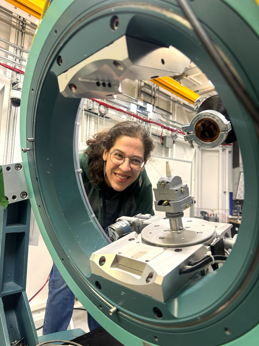 CanadianLightSource tweet media