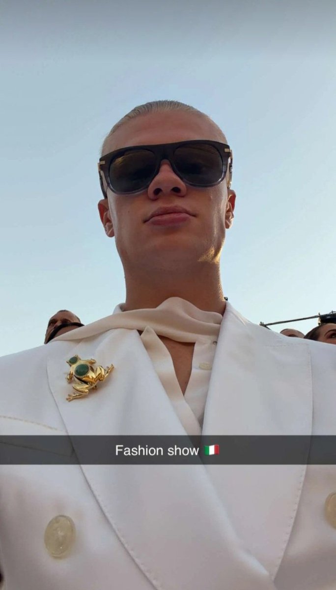 erlingbrasil's tweet photo. Fashion show 🇮🇹 https://t.co/7rlC7pNW9O
