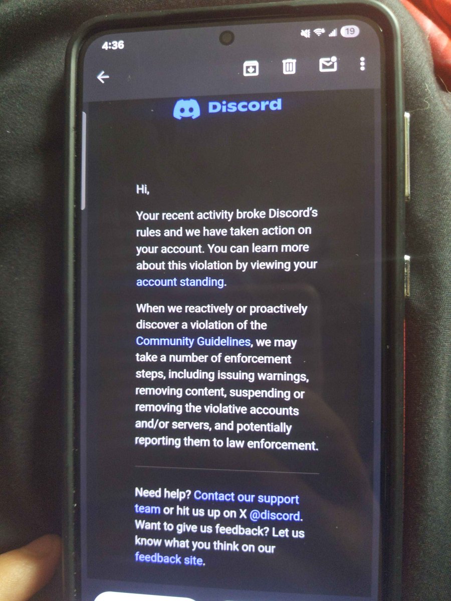 Nick49977460889's tweet photo. @discord_support my main account was deleted after banned for a few months and just a few minutes ago my second account was disabled for no reason and I cant check my standing do something https://t.co/QTgtJetjK9
