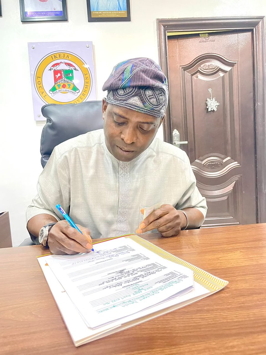 abiomiy's tweet photo. It was a great honour to append my signature to the INEC nomination form today in support of my brother, Hon. Adedamola Richard Kasunmu, the APC candidate for the Lagos State House of Assembly, Ikeja Constituency II.

His candidacy represents a shared commitment to purposeful... https://t.co/wIkTkf1sqy