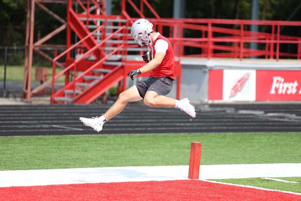bdeck_photogrph's tweet photo. Action shots from @RedmenFootball 7 on 7 at home today versus Norwalk St. Paul and Bowling Green. #sportsphotography #boysoffall #smalltownphotographer https://t.co/Z2svCUB13H