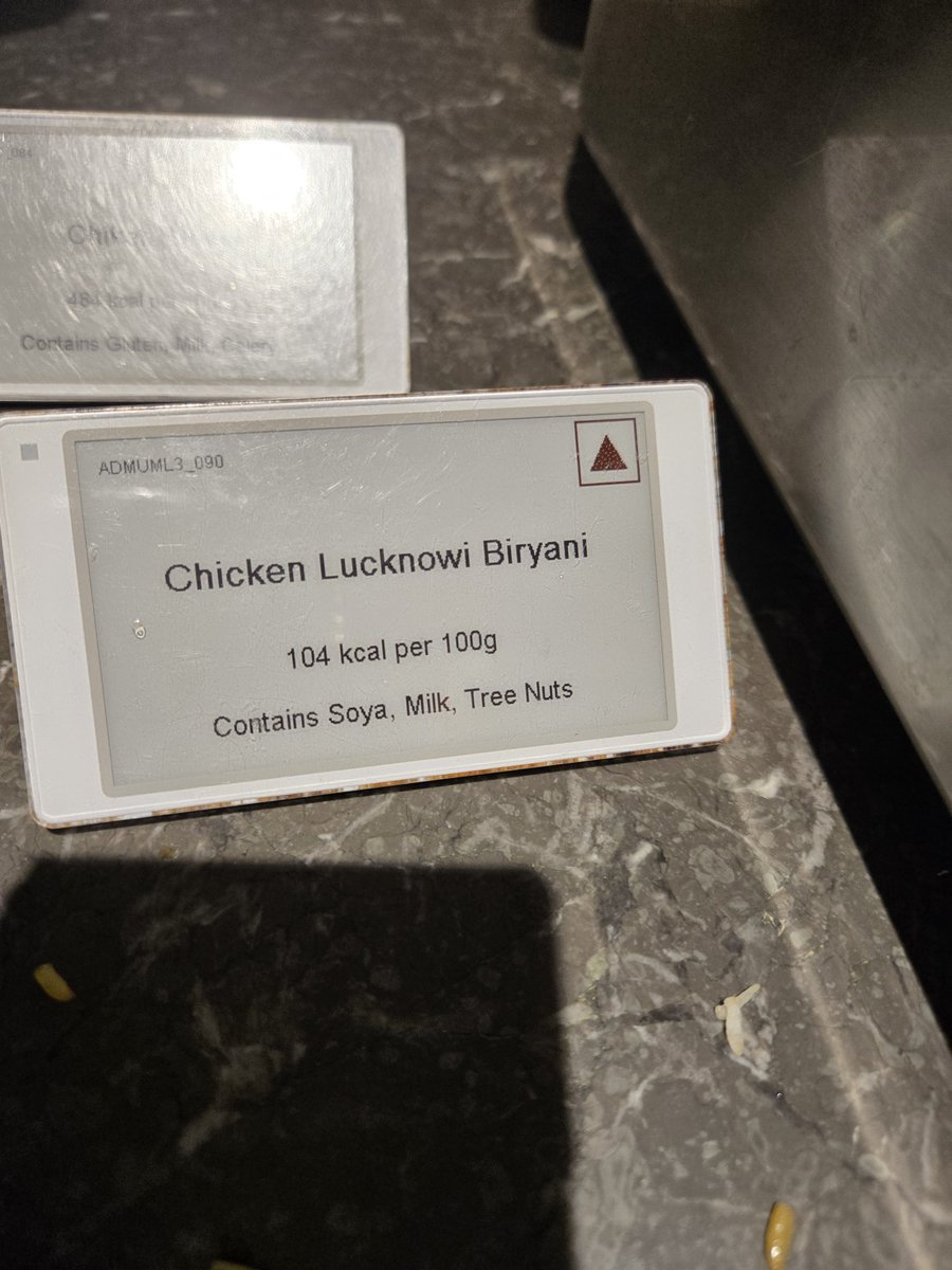ChefZulfiqar's tweet photo. @lkoairport for your information.
Next day i had a chance to grab some midnight snacks at @CSMIA_Official food quality was not upto the mark. If you are using Lucknow in your Biryani then make sure that the preparation is authentic. Chef @ranveerbrar what do you say. https://t.co/4rZGIPp0gS