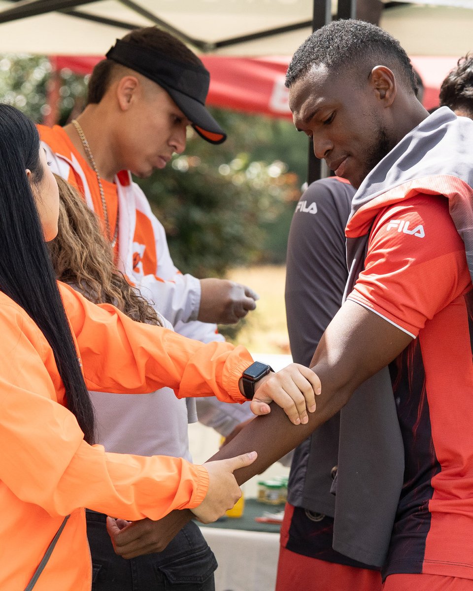 SantaFe's tweet photo. Hoy en nuestra #PretemporadaCardenal 🇮🇩 nos acompañó @GatoradeCol con el test de sudoración 💧

¡Seguimos preparándonos para la temporada 2026-II 🦁! https://t.co/5l15EE5leN