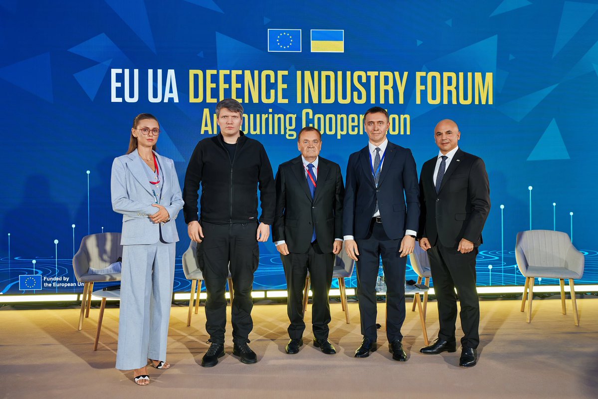 TimoPesonen1's tweet photo. At the 🇪🇺-🇺🇦 Defence Industry Forum in Kyiv, I was pleased to join Sergiy Boyev, Andrii Pakhuschyi, and Anders Carp to discuss scaling up defence production and strengthening cooperation
➡️ joint projects
➡️ resilient supply chains
➡️ a more integrated #EUdefence industrial base https://t.co/G15d1RtaQ5