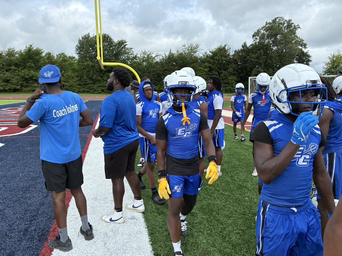 ECBlueDevilFB's tweet photo. OTA with Park Crossing &amp; Greenville today‼️
#BrickByBrick
#GoBigBlue https://t.co/MiD9m30LOd