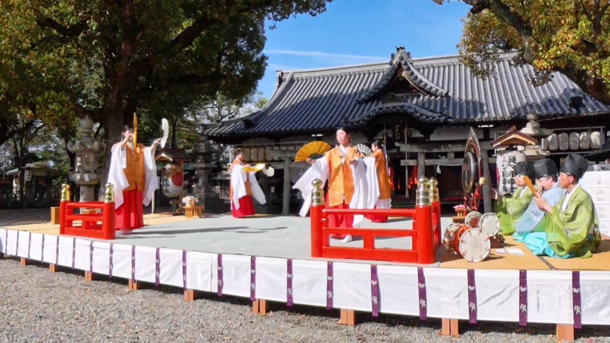 FUayusakai's tweet photo. 【春の絶景】泉穴師神社 春季大祭2026｜神楽・舞楽・餅まき神事がすごい！（2026年4月5日） https://t.co/krLqE3Jx5A #泉穴師神社　#春季大祭　#泉大津　#神楽　#舞楽　#雅楽　#餅まき　#大阪　#神社　#春祭り　#伝統文化
#IzumiAnashiShrine　#SpringFestival https://t.co/VafryN7yFp