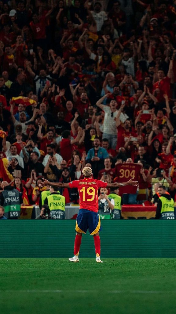 black_Stone0's tweet photo. Spain are the first team to book their place in the #FIFAWorldCup2026 Final. 🇪🇸 Mbappé’s reign is over. Now the only question is… who joins them in the final? Argentina or England ? 👀🔥 https://t.co/pVwJELKP8v