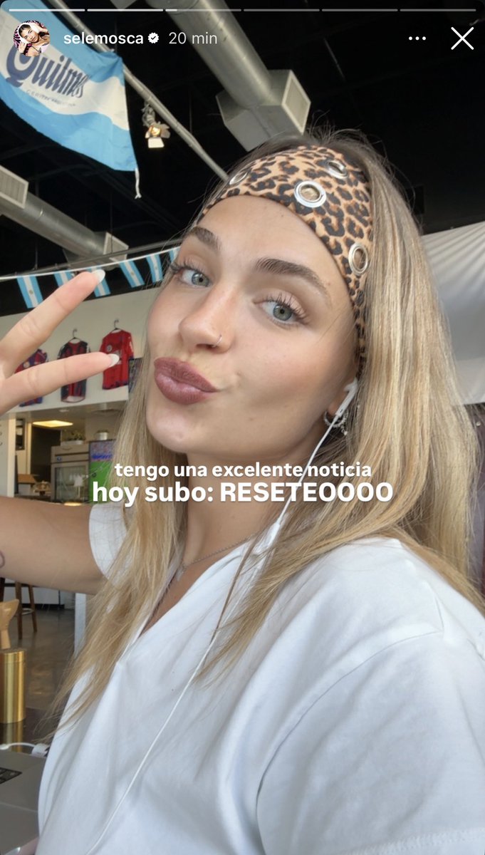 cindylousele's tweet photo. TE AMOOOOOO @seleemosca sos tan capa https://t.co/V9iLgcYbVz