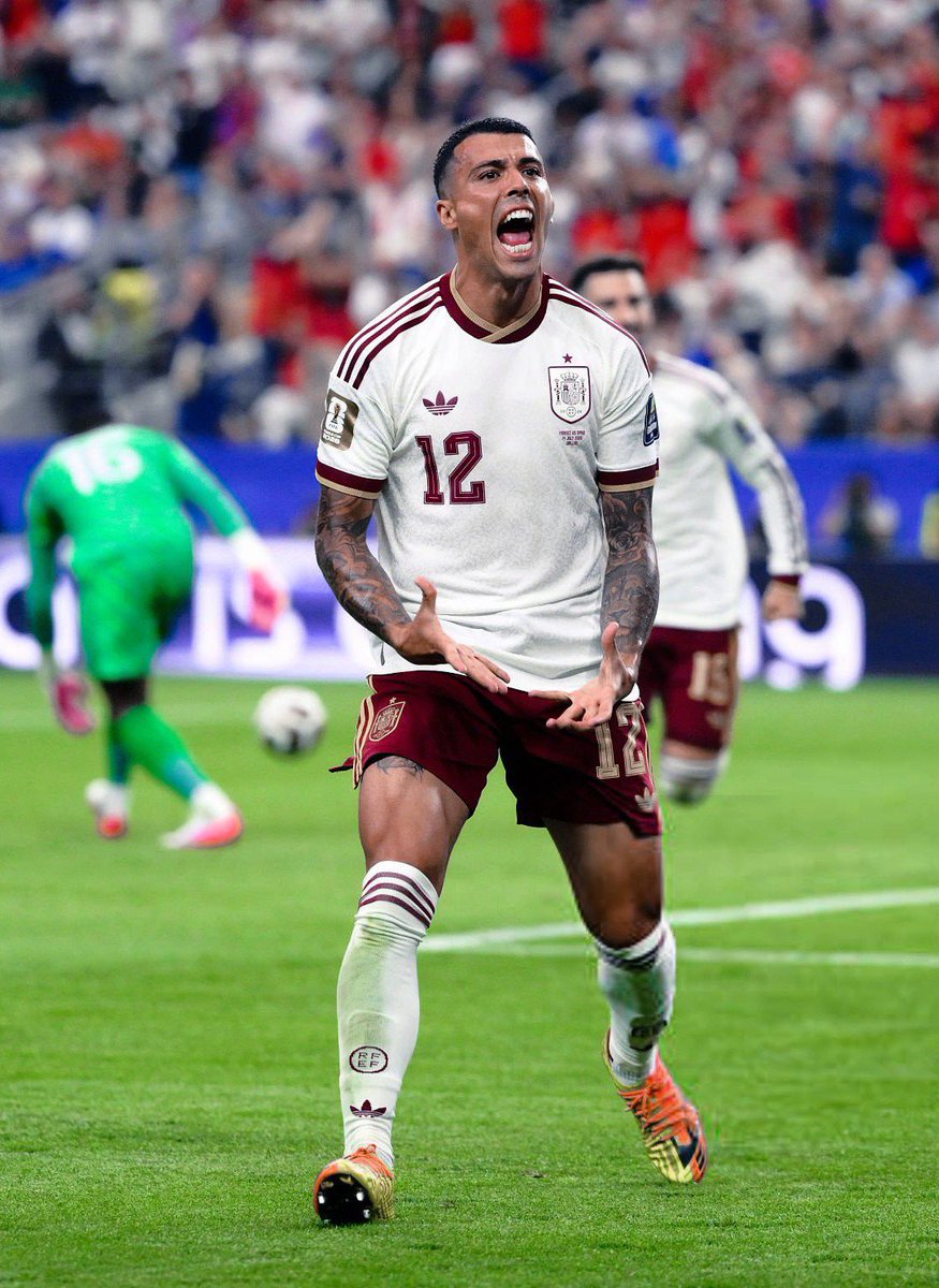 ⚽️ تا‌‌ خرتناق فوتبالی ⚽️ tweet media