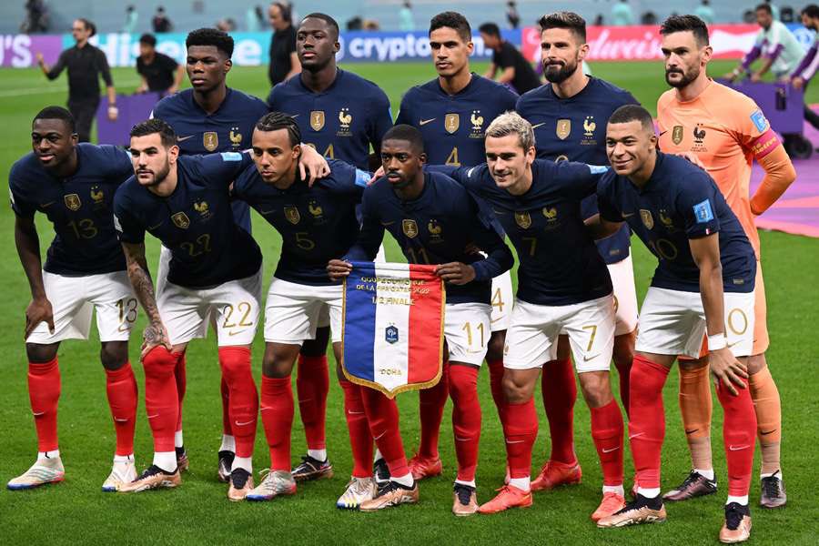 mengaorcomics's tweet photo. A verdade é que o mundo do futebol criou a ideia de uma falsa hegemonia francesa nos anos 20 que nunca existiu.

Euro 2016: Vice em casa
Copa 2018: Campeã com todos os méritos
Euro 2020: Eliminada pela Suiça kkkk
Copa 2022: Vice
Euro 2024: Eliminada pela Espanha
Copa 2026: Eliminada Pela Espanha

Em nenhum momento existiu domínio, “apenas” um título de copa isolado.

NUNCA será Brasil 94-2002 ou Espanha 2008-2012