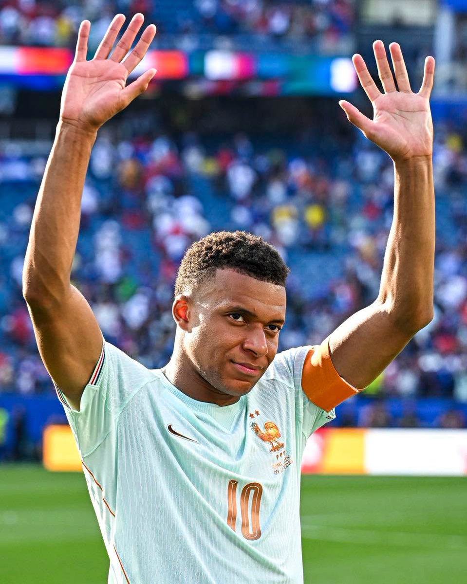 ObafunsoV65124's tweet photo. Omor me I don give up for the real GOAT 😂😂😂 https://t.co/8pkCnf8pSP
