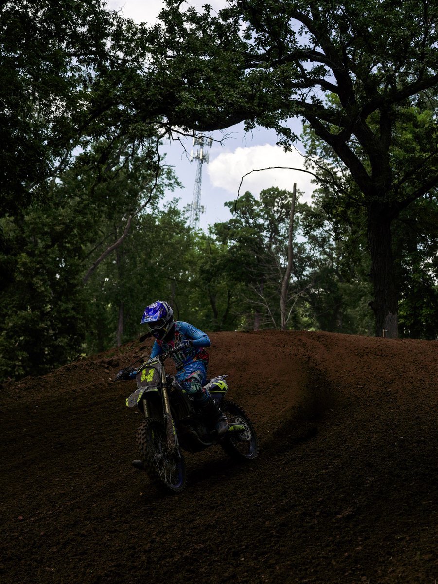 4KProductionss's tweet photo. Out at muddy waters 🔥 https://t.co/dGoNQurD1X