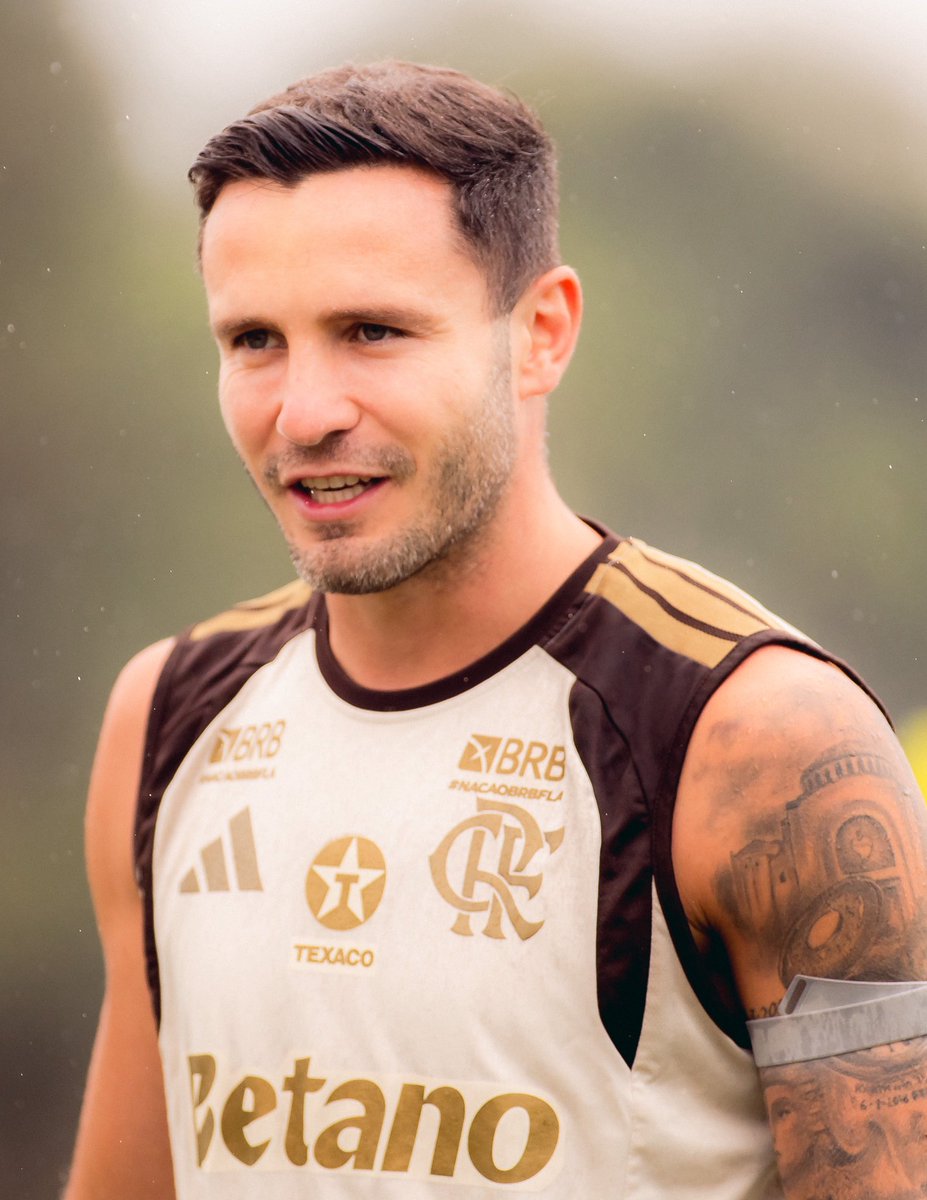 FlaGalaxy's tweet photo. Saúl no treino de hoje (14/07). https://t.co/2Emzx28Cfo