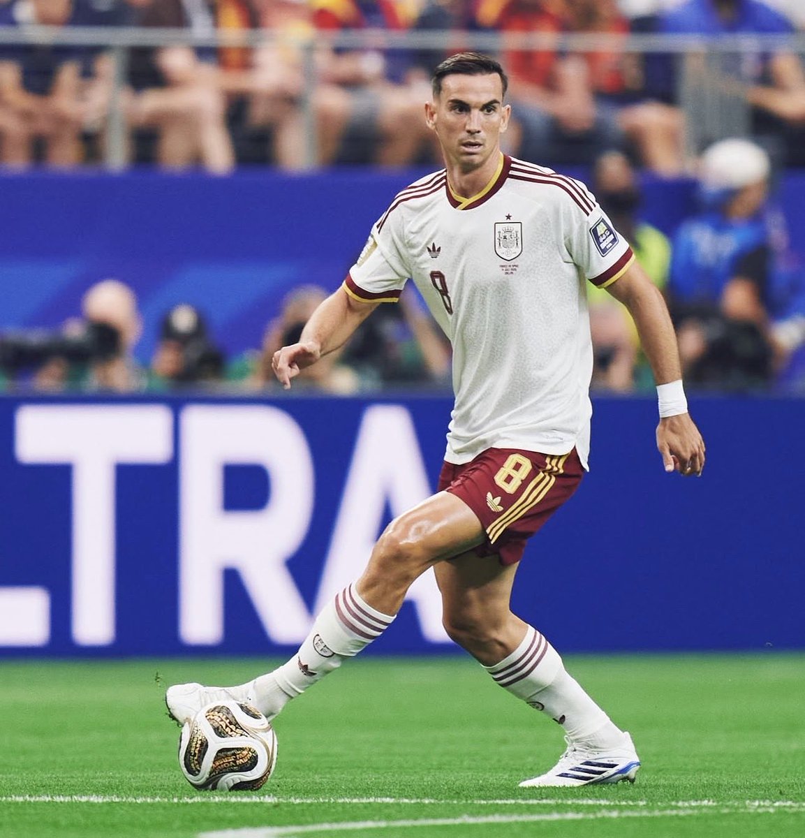 GonzaloTortosa's tweet photo. Auténtico RECITAL de Fabián Ruiz en unas semifinales de un Mundial ante Francia.

De Los Palacios y la cantera del Real Betis para el mundo.

Qué espectáculo de futbolista. https://t.co/jhFwXbxMYL