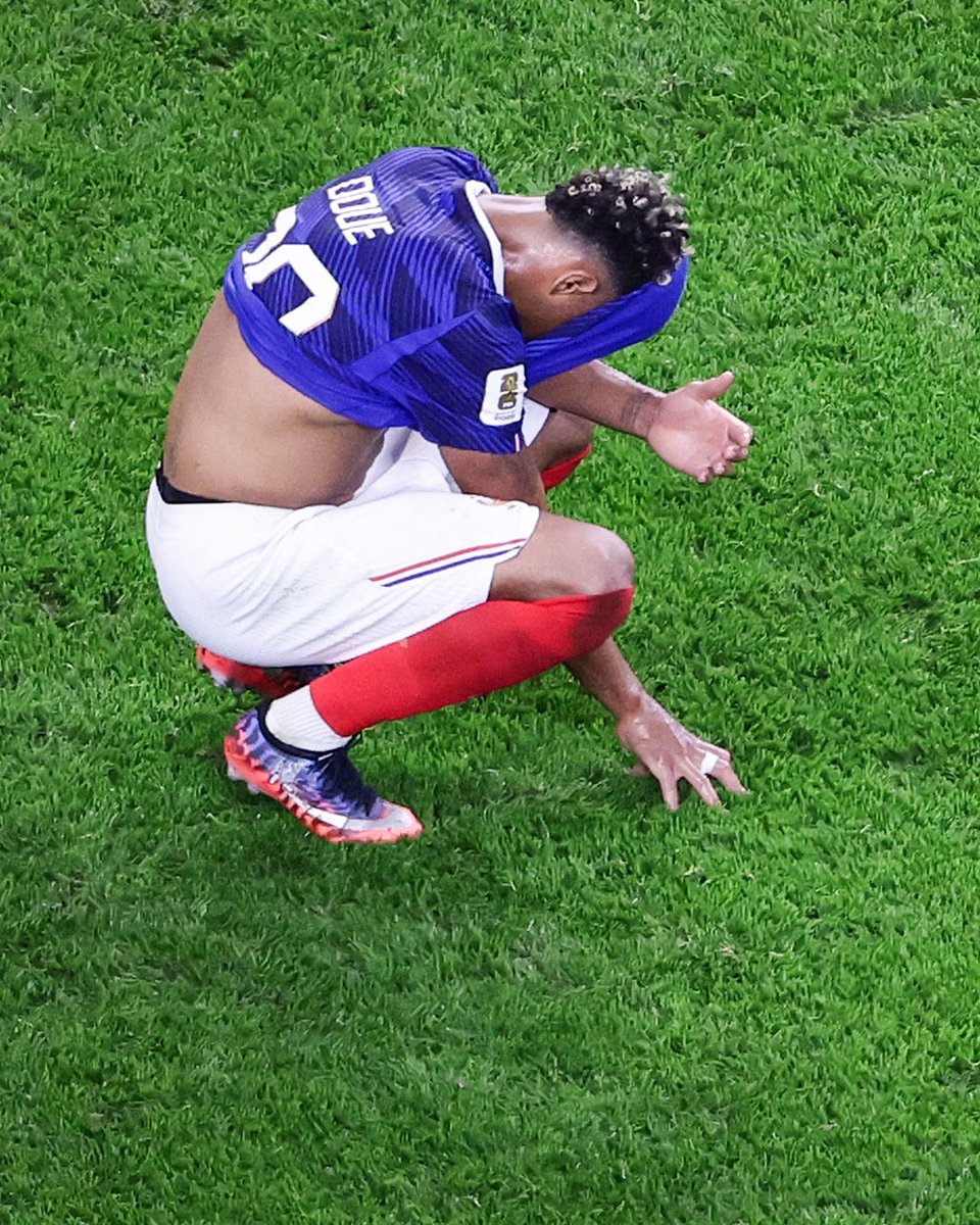 brfootball's tweet photo. Well, damn 😐 https://t.co/lU8JD6RriB