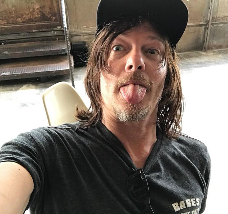lvsclockwell's tweet photo. This guy always got his tongue out smh https://t.co/FtopvGW72J