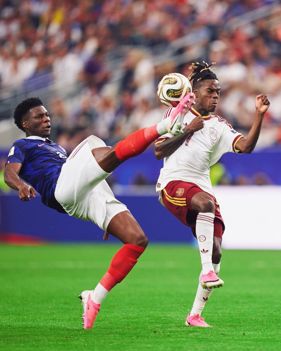 TheBasqueLion's tweet photo. @equipedefrance 0-2 @sefutbol

- Unai Simón: Ha jugado todo el partido.
- Aymeric Laporte: Ha jugado todo el partido.
- Nico Williams: Ha jugado 14 minutos.

Nuestros tres leones están en la final del mundial y esperan finalista entre Inglaterra o Argentina. https://t.co/ACvWi9rzE5