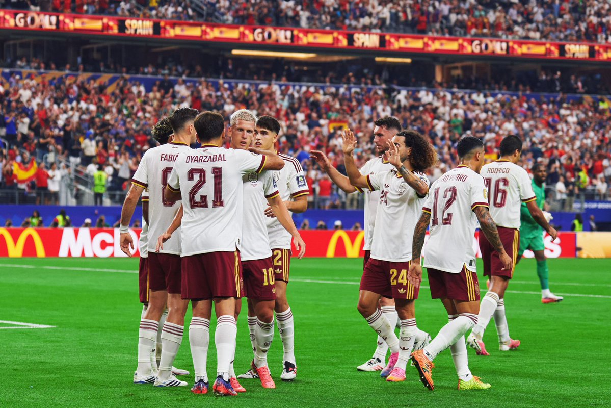 wle_otb's tweet photo. منتخب إسبانيا الحالي لا يملك أسماء بحجم الجيل الذهبي إلا أنه أثبت أن الجماعية والتنظيم والانضباط قد تصنع الفارق.

الوصول إلى نهائي كأس العالم يُحسب لهذا الجيل 👌

#فرنسا_اسبانيا
#كأس_العالم_2026
#FIFAWordlCup https://t.co/1ljf5lrGnz