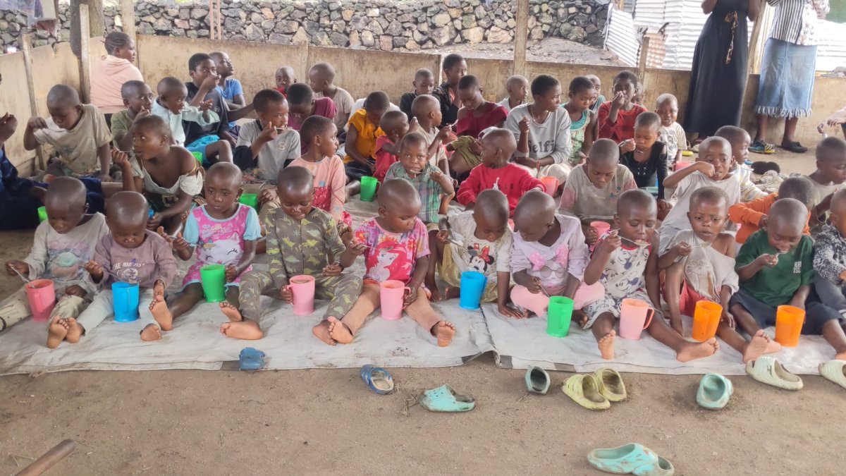 fomubisa's tweet photo. JOUR 7 – Vitalité et vigueur retrouvées

Ce lundi 13 juillet 2026, FOMUBISA ASBL, en partenariat avec MUTOTA, a poursuivi l’administration de la bouillie ultranutritive aux 44 orphelins (21 garçons et 23 filles) du Centre Mabadiliko

https://t.co/2oPAU3knUt https://t.co/YWgSQjahlr